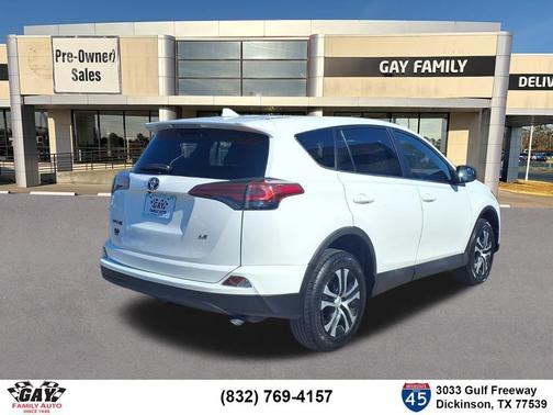 Super White 2018 Toyota RAV4 LE