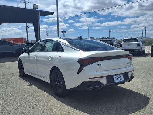 Snow White Pearl 2026 Kia K5 GT-Line