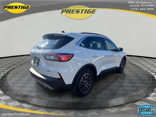 2022 Ford Escape PHEV Titanium