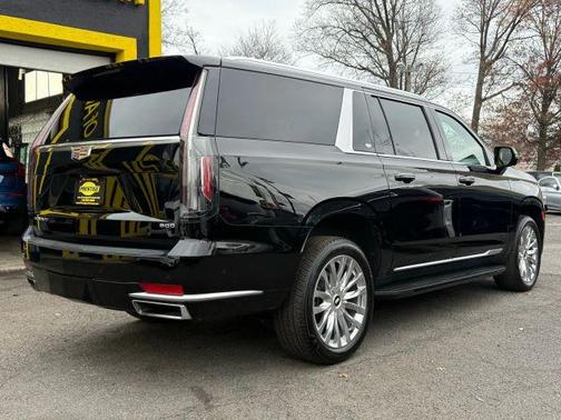 2022 Cadillac Escalade ESV Premium Luxury