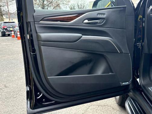 2022 Cadillac Escalade ESV Premium Luxury