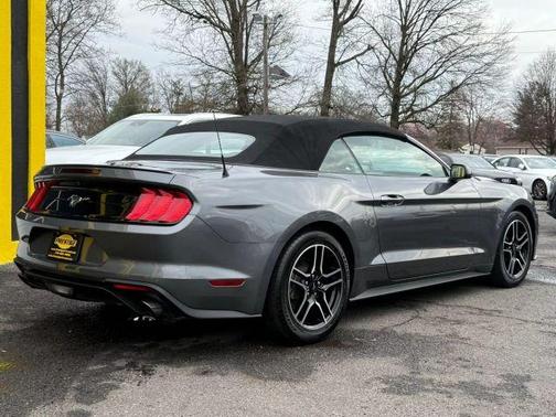 2022 Ford Mustang EcoBoost Premium