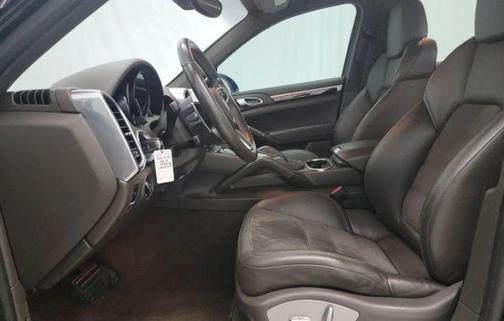 2017 Porsche Cayenne Platinum Edition