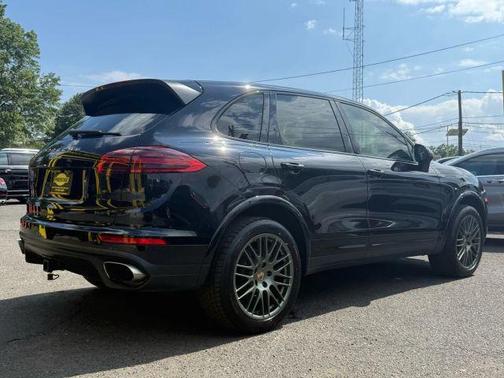 2017 Porsche Cayenne Platinum Edition