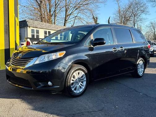 2017 Toyota Sienna XLE