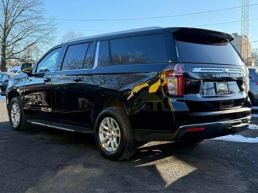2022 Chevrolet Suburban LT