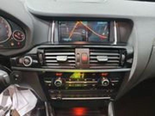 Photo 3 of 5 of 2015 BMW X4 xDrive28i