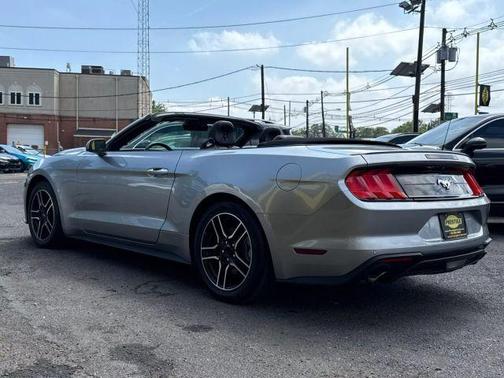 2022 Ford Mustang EcoBoost Premium