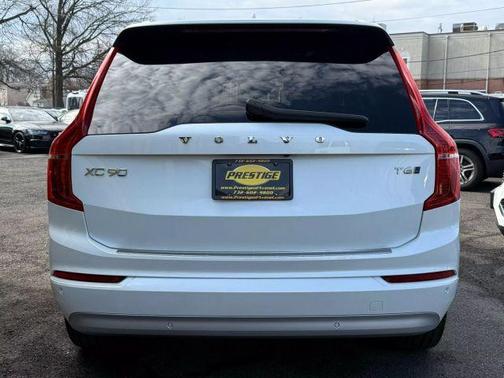 2022 Volvo XC90 T6 Momentum 6 Passenger