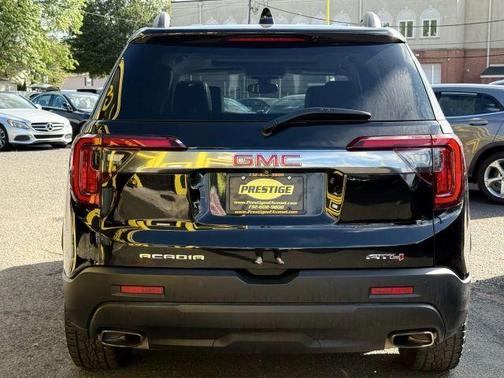 2022 GMC Acadia AT4