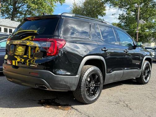 2022 GMC Acadia AT4