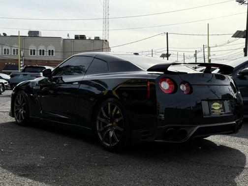 2014 Nissan GT-R Premium