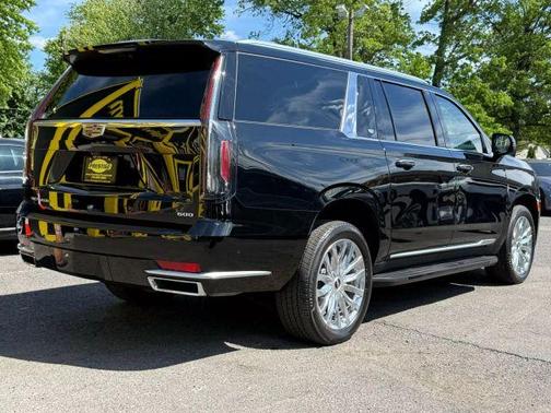 2022 Cadillac Escalade ESV Premium Luxury
