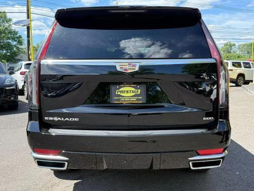 2022 Cadillac Escalade ESV Premium Luxury