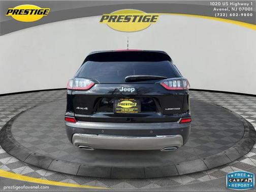 Black 2022 Jeep Cherokee Limited