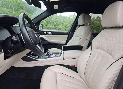 2020 BMW X7 M50i