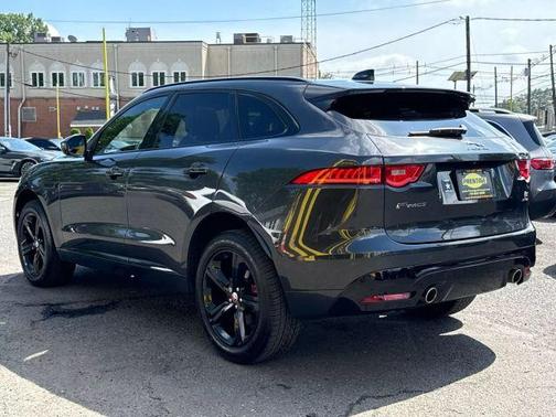 2019 Jaguar F-PACE S