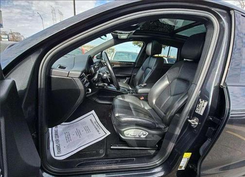 2020 Porsche Macan Base