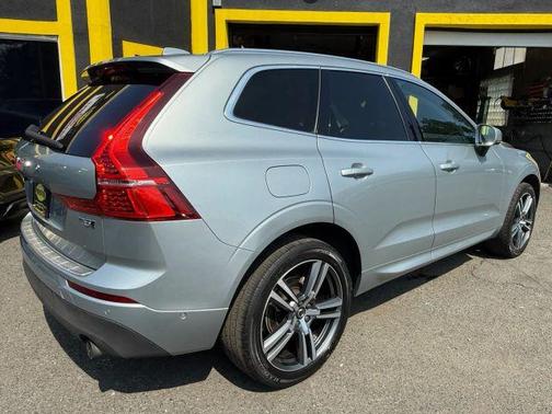 2018 Volvo XC60 T5 Momentum
