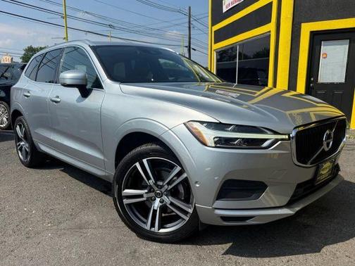 2018 Volvo XC60 T5 Momentum