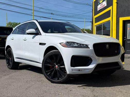 2018 Jaguar F-PACE S