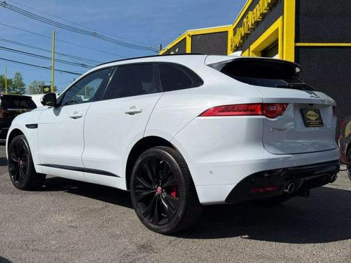 2018 Jaguar F-PACE S
