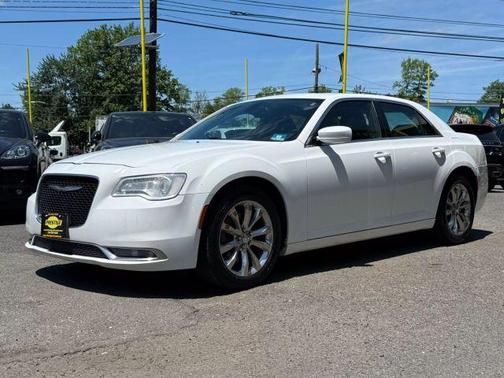 2016 Chrysler 300 Limited