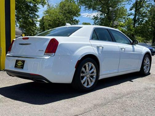 2016 Chrysler 300 Limited