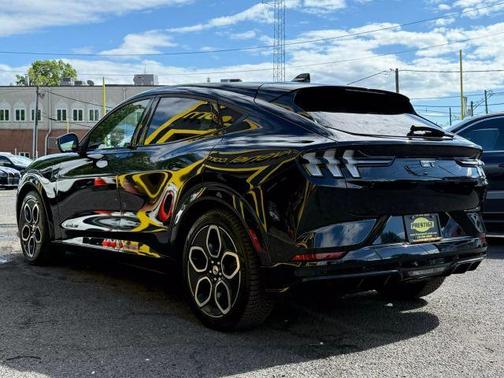 2021 Ford Mustang Mach-E GT