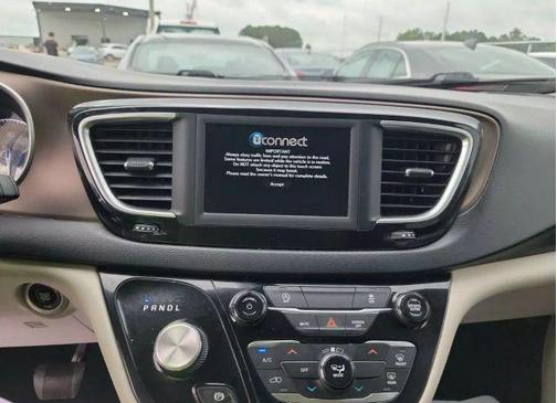 2021 Chrysler Voyager LXI
