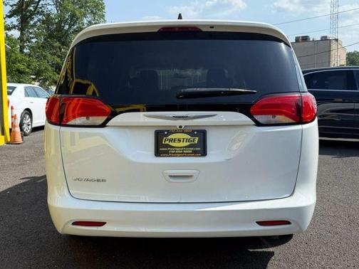 2021 Chrysler Voyager LXI