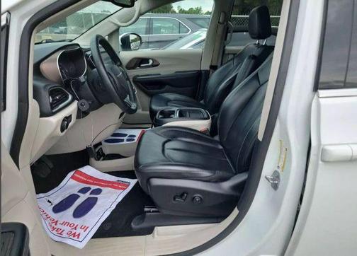 2021 Chrysler Voyager LXI