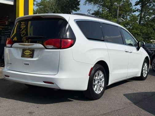 2021 Chrysler Voyager LXI