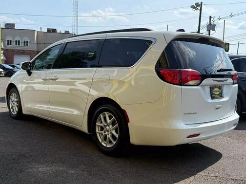 2021 Chrysler Voyager LXI