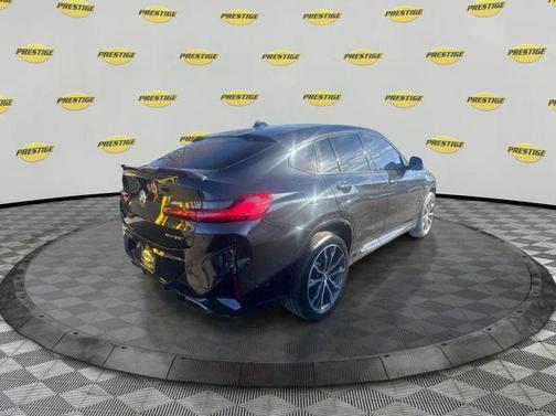 2022 BMW X4 xDrive30i