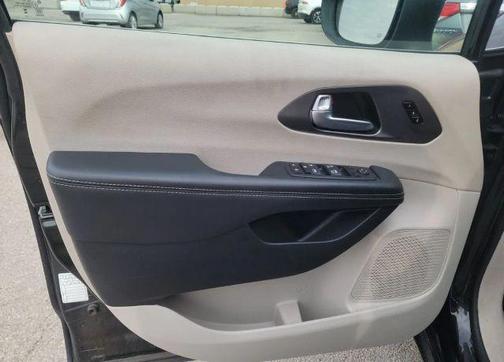 Black 2023 Chrysler Pacifica Touring-L