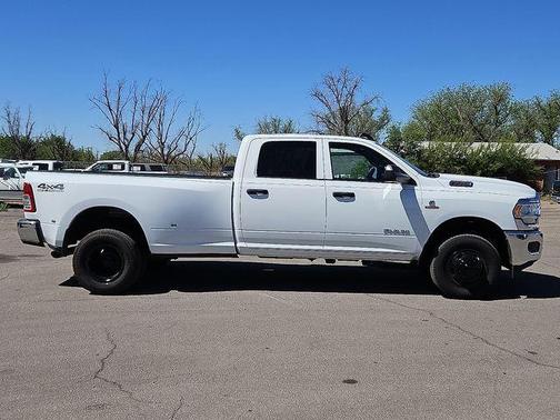 Bright White Clearcoat 2022 RAM 3500 Tradesman