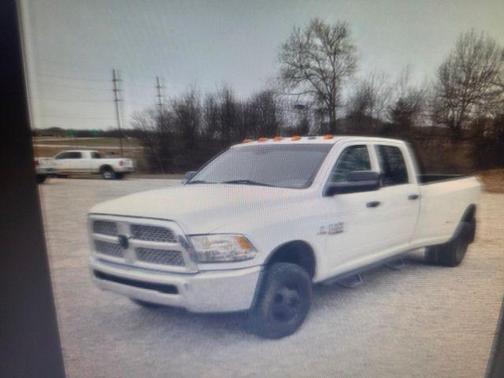 Bright White Clearcoat 2018 RAM 3500 Tradesman