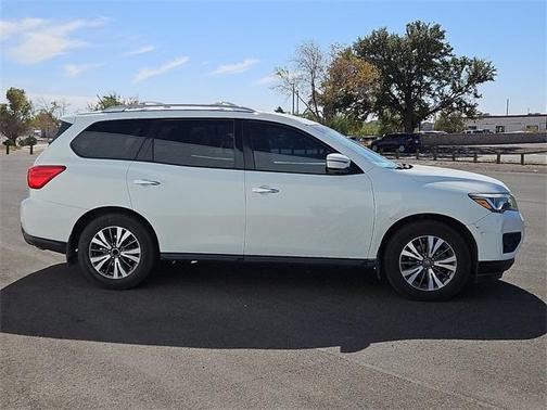 2017 Nissan Pathfinder S