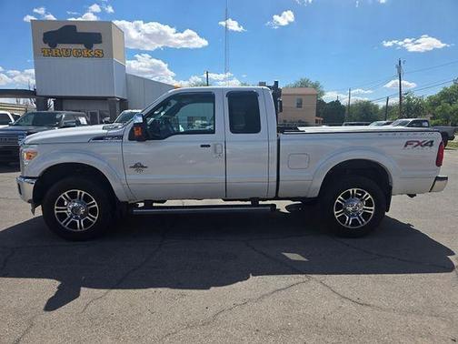 White 2015 Ford F-350 Lariat Super Duty