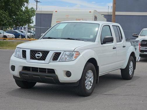 Glacier White 2018 Nissan Frontier SV