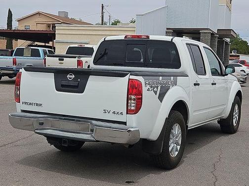 Glacier White 2018 Nissan Frontier SV