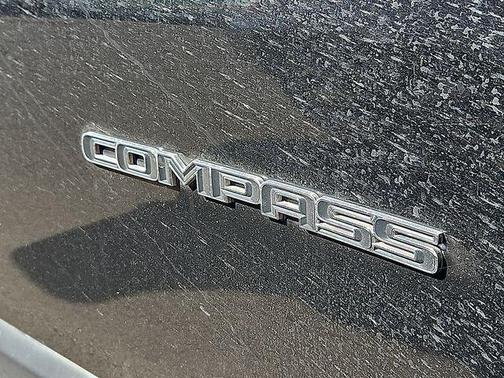 Diamond Black 2019 Jeep Compass Latitude