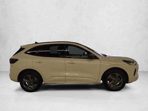 Star White Metallic Tri-Coat 2024 Ford Escape ST-Line
