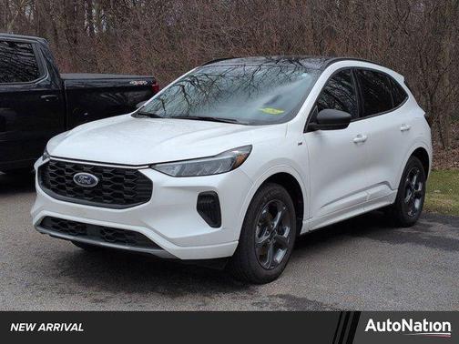 Star White Metallic Tri-Coat 2024 Ford Escape ST-Line
