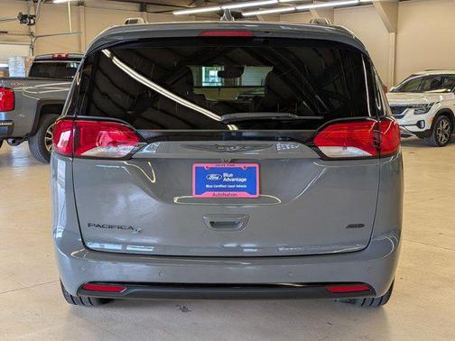 Ceramic Gray Clearcoat 2020 Chrysler Pacifica L