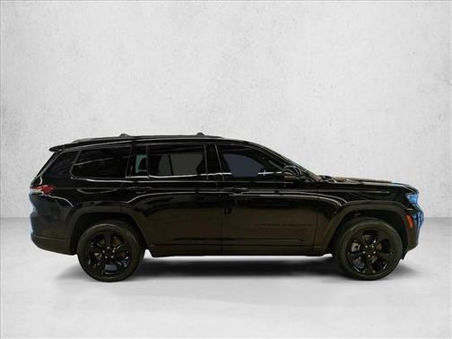 Diamond Black Crystal Pearlcoat 2023 Jeep Grand Cherokee L Altitude