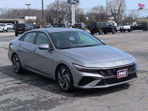 2025 Hyundai ELANTRA SEL