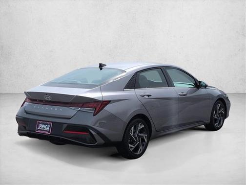 2025 Hyundai ELANTRA SEL