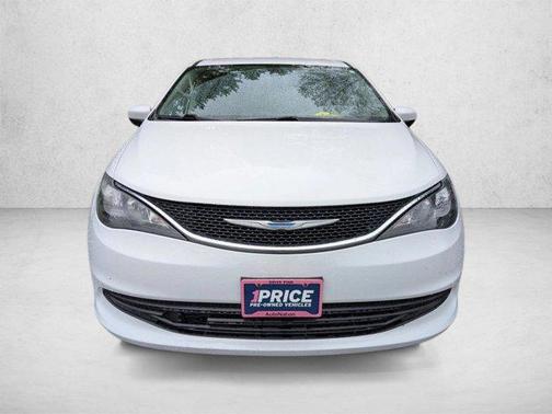 Bright White Clearcoat 2018 Chrysler Pacifica LX